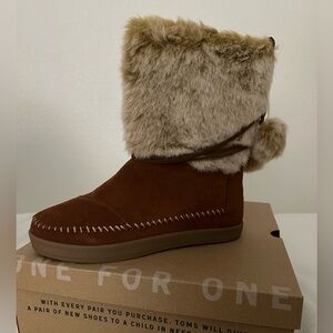 TOMS Women's Brown Faux Fur Boots NWT